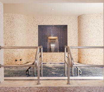 Hot Tub Jacuzzi at the V Spa, Donegal Hot Tub at the Villa Rose Hotel, Donegal