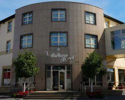 B&B Stay, 3-Course Dinner, Bubbly + a Treat of your Choice